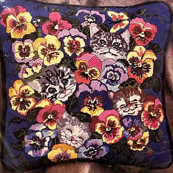 Tapestry Pansies and Cats 90’s Needlepoint Kit 30874 Candamar Designs 14" x 14" - Picture 2 of 9